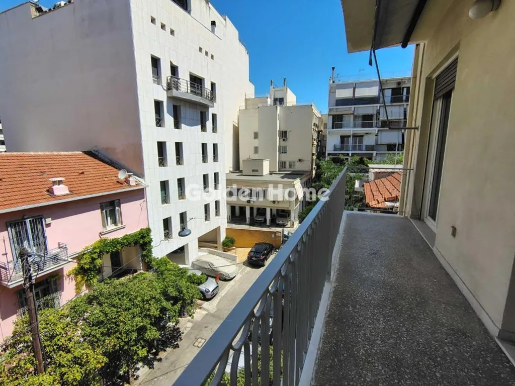 Balcony - Bright Apartment with Balcony in Green Area