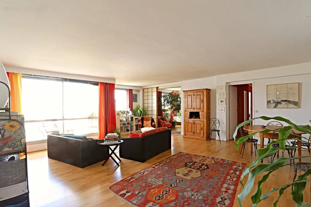 7-toaline korter asukohas Paris-14e