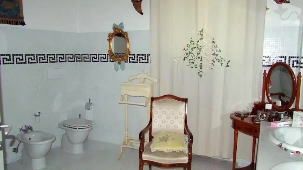 Salles de bain - Luxury Apartment with River View in Pontassieve
