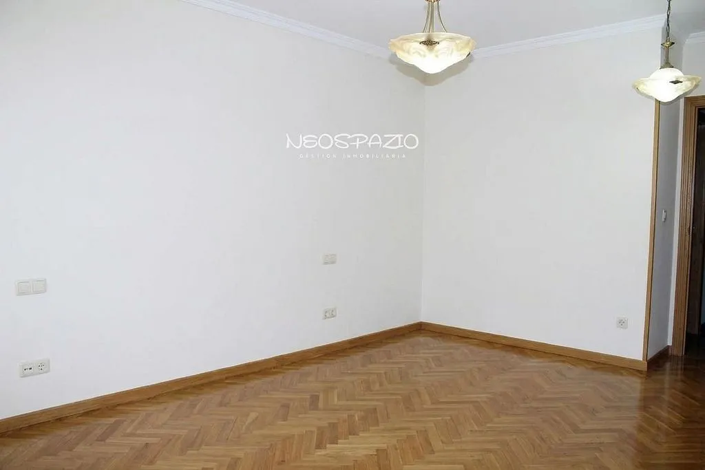 Toad - Bright Apartment with Terrace in Lugo