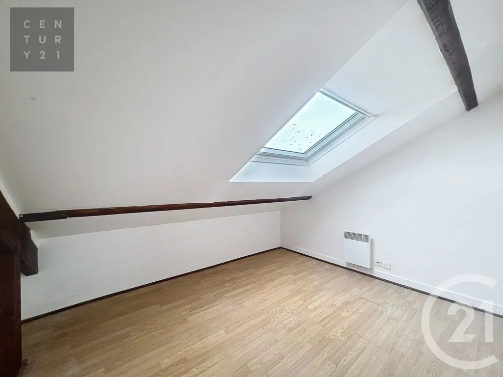 Pièces - Deux Appartements Indissociables avec Parking à Troyes