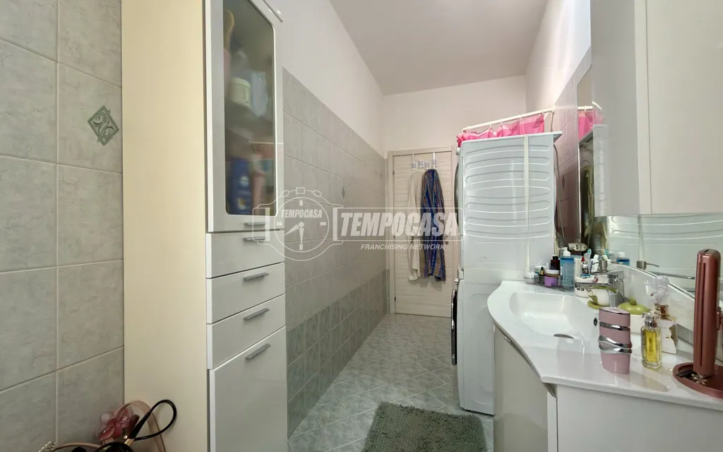 Bagni - Rusticated Apartment with Balcony in Rivoli