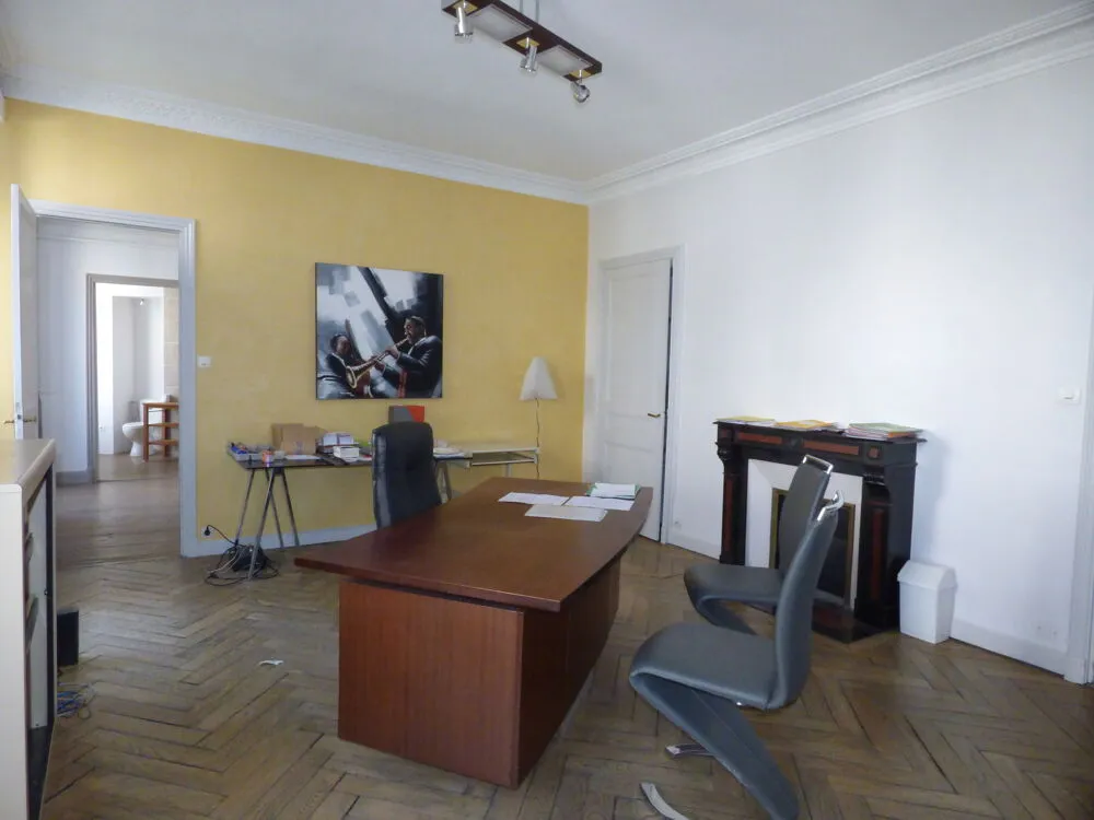 Office - Characterful 5-Piece Apartment with Balcony in Gap