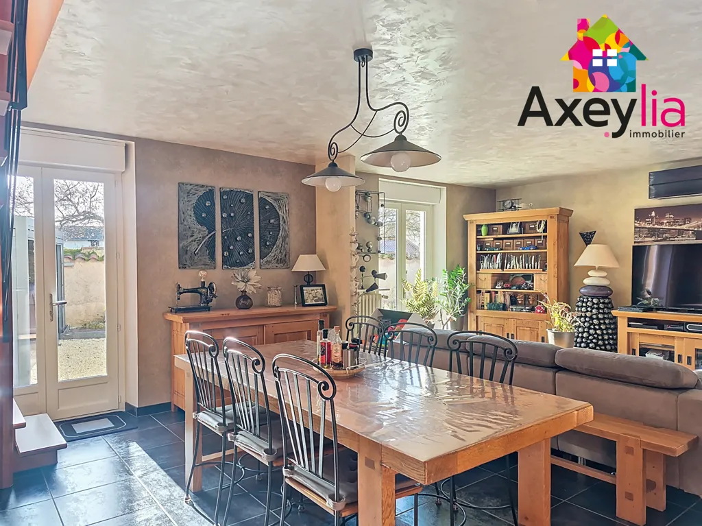 Salle à manger - Maison avec Terrasse et Terrain à Charlieu