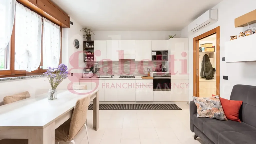 Séjour - Modernised 2-Bedroom Apartment in Milan