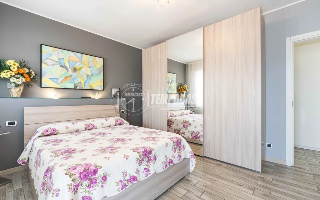 Camere da letto - Appartamento con terrazzi e vista panoramica a Costa Masnaga