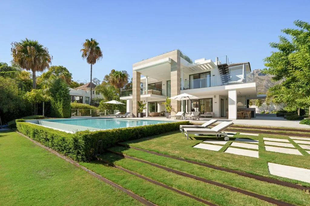 Bassein - Luxury Villa with Infinity Pool in Marbella