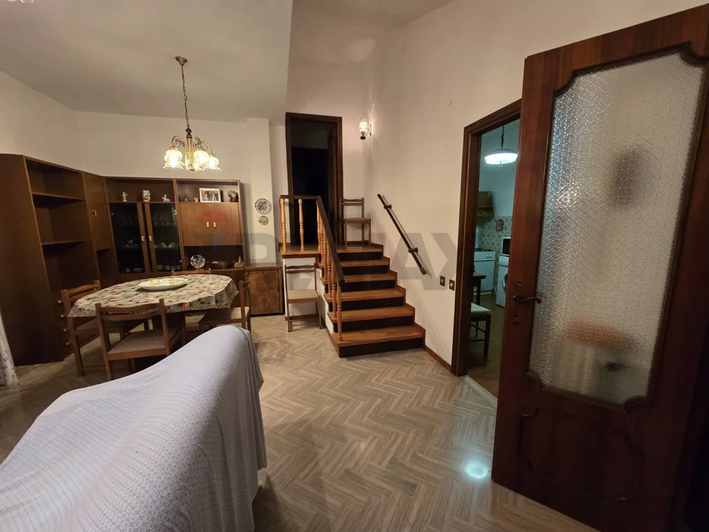 Sala da pranzo - Classical Villa with Garden in Sassoferrato