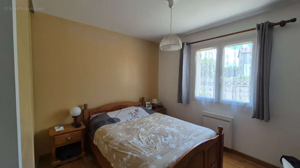 4-toaline maja asukohas Paray-Le-Monial