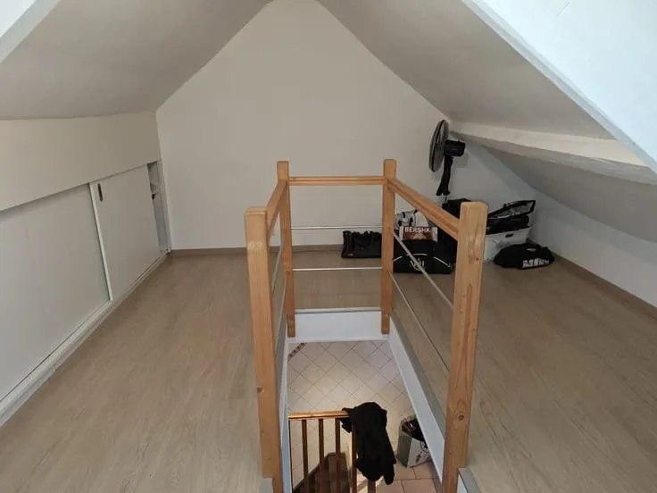 Toad - Duplex Flat with Balcony in Court Centre