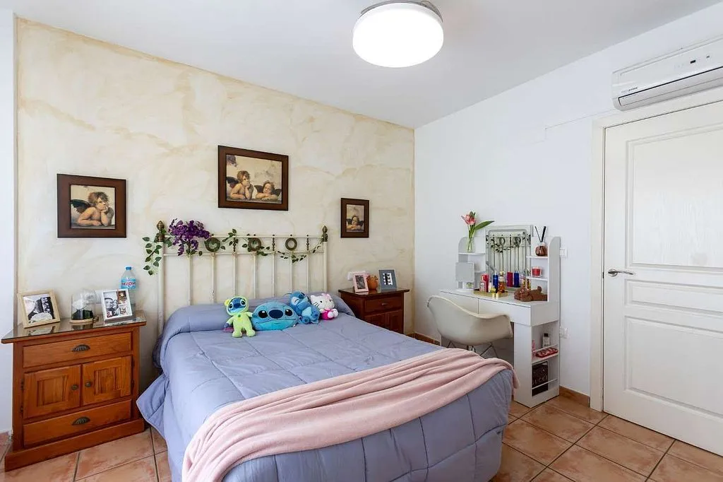 Chambres - Terraced Semi-Detached House in Salobreña