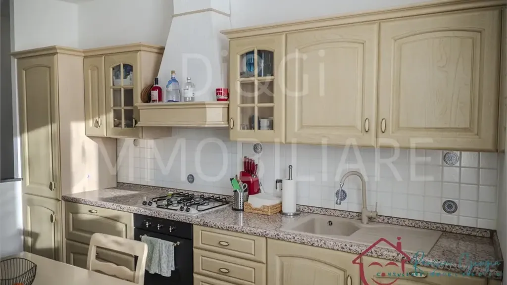 Cuisine - Spacious 2-Bedroom Apartment with Terrace in Albenga