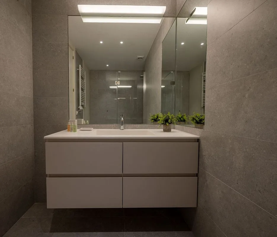 Salles de bain - 1-Bedroom Apartment with Pool in Princesa