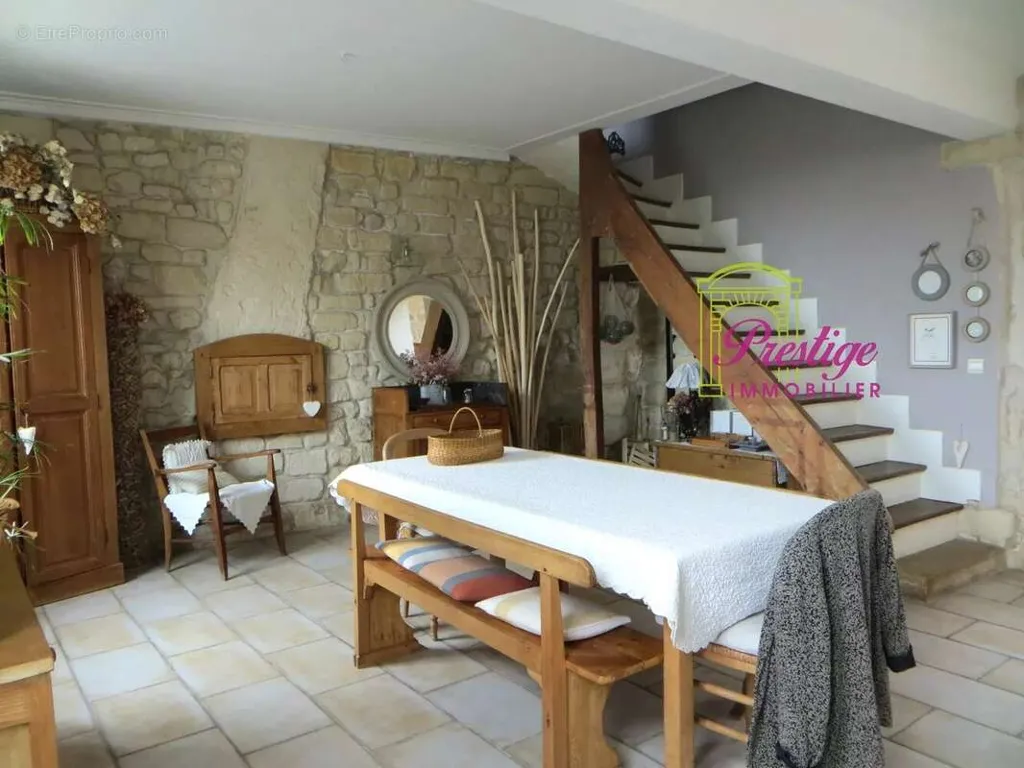Söögituba - Luxury House with Courtyard in Le Mesnil-le-Roi