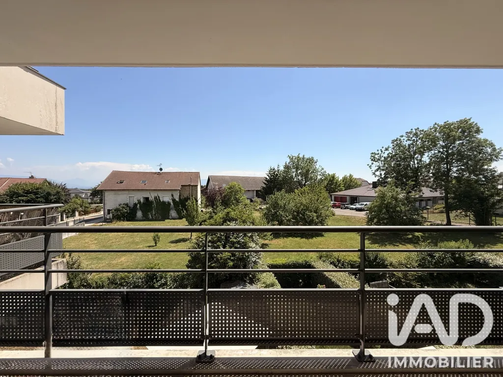 Balcone - Modern Apartment with Balcony in Cessy