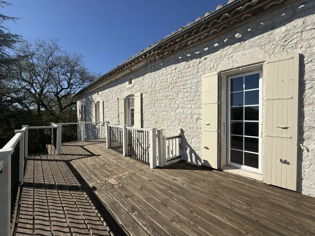 Terrasse - Maison en Pierre avec Piscine à Montaigu-de-Quercy