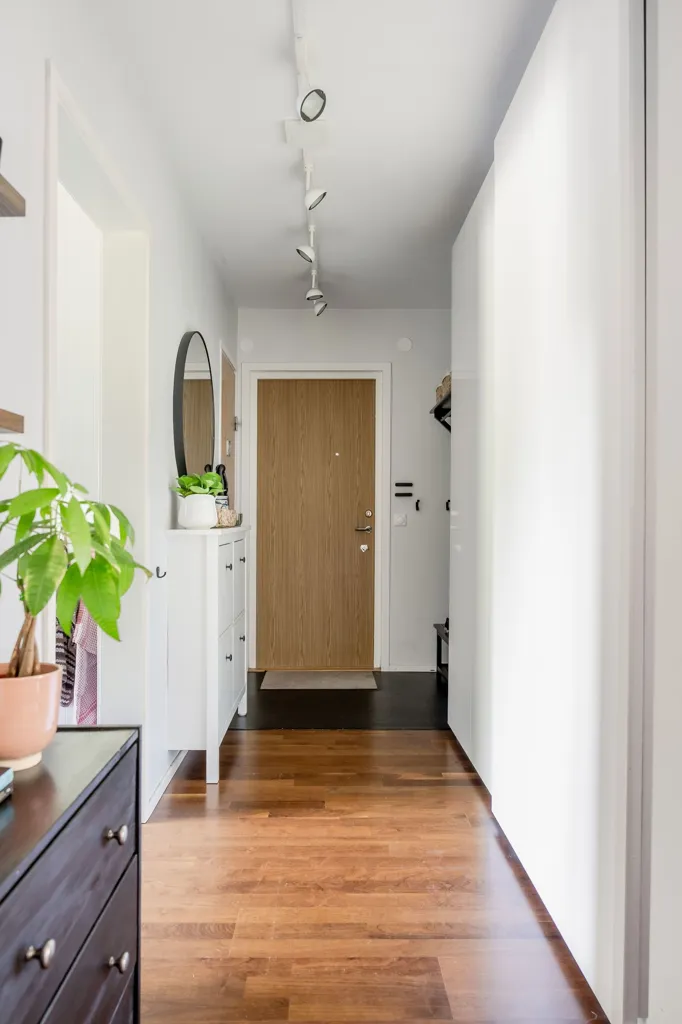 Entrée - Apartment with West-Facing Balcony on Läkarvägen