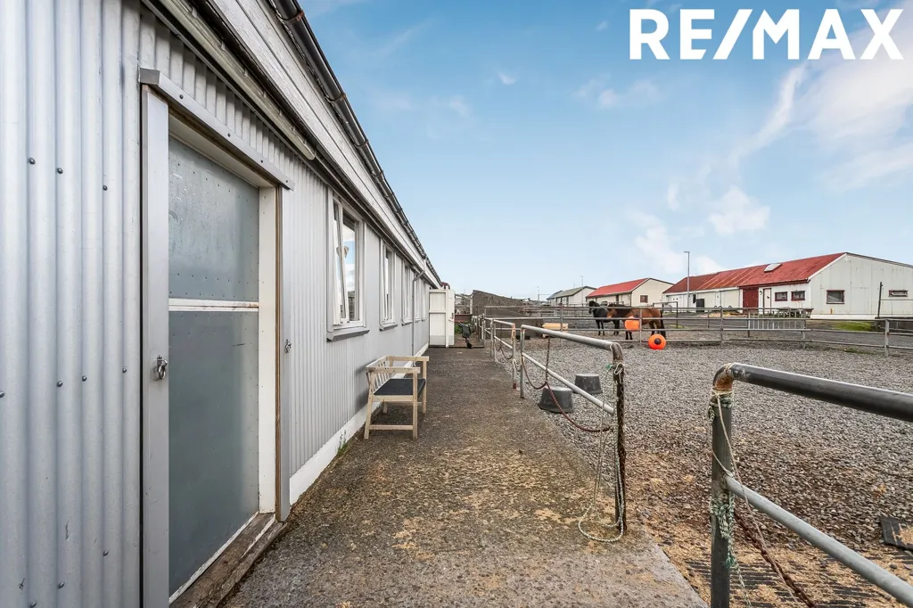 Giardino - Endahesthús with Loft in Garðabær