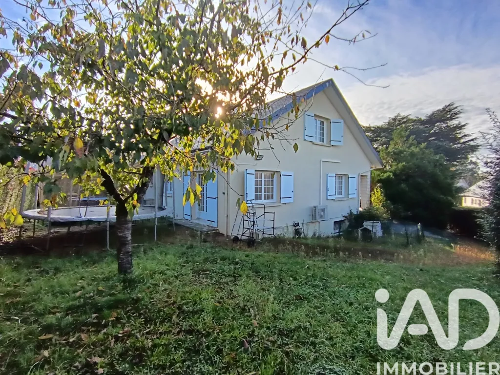 Aed - Architectural House with Garden in Thouars