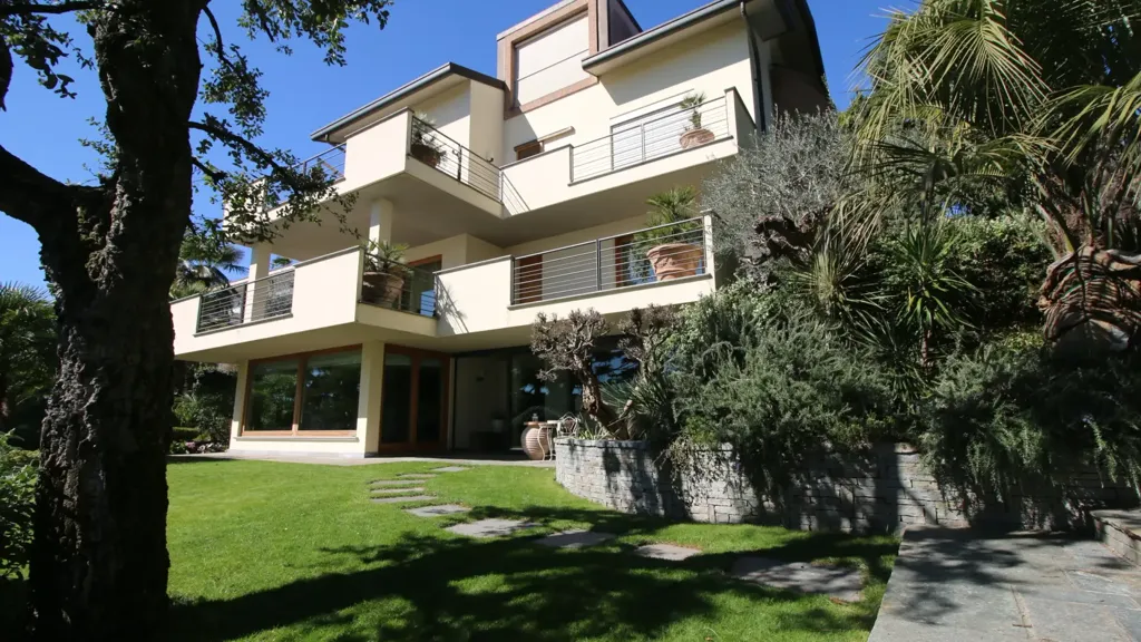 Esterno - Villa with Panoramic Views in Inverigo