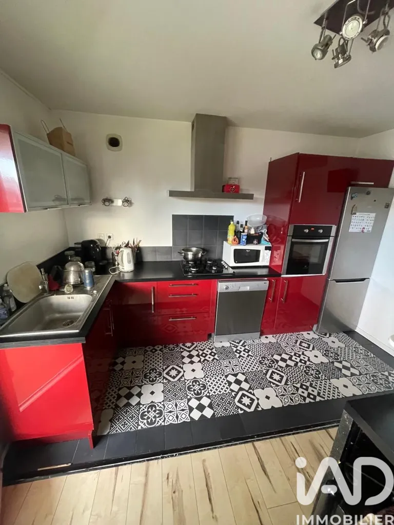Cucina - Spacious 4-Piece Flat with Balcony in Rezé