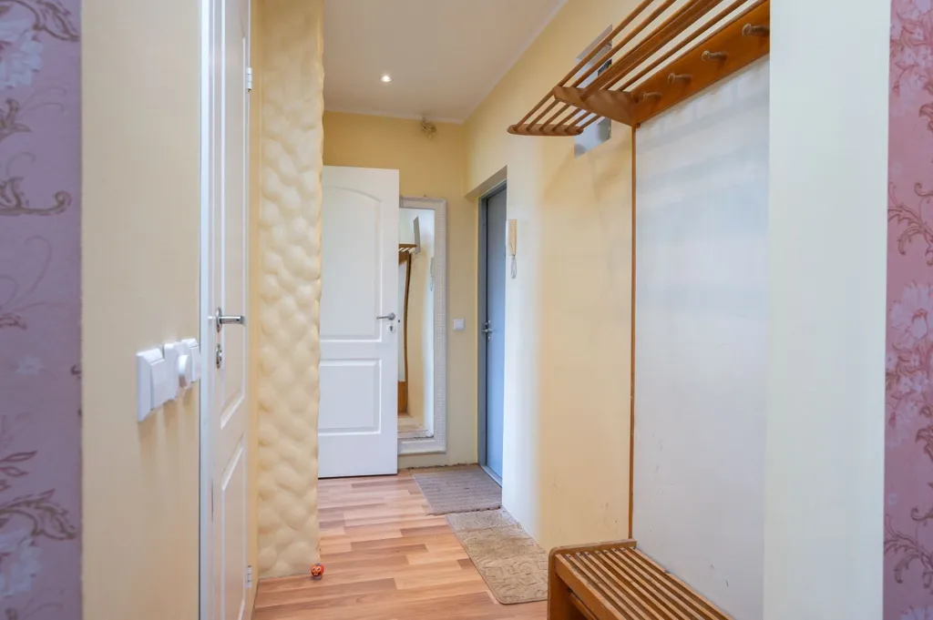hallway_entrance