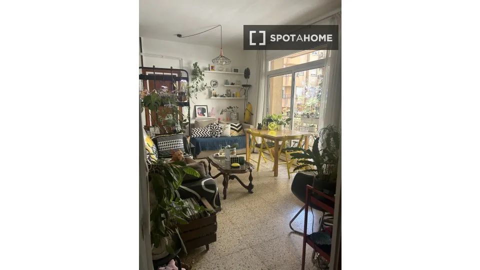 Séjour - Shared Flat with Balcony in El Poble Sec, Barcelona