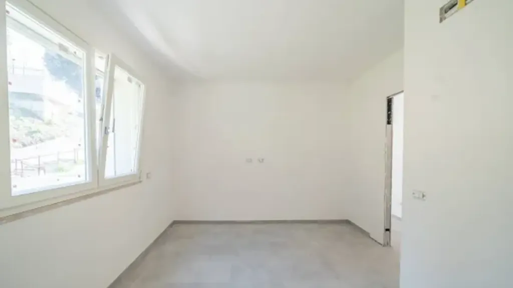 Pièces - Modern Apartment with Triple Exposure in Frascati