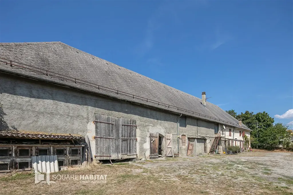 Extérieur - Corps de Ferme avec Hangar à Sinard