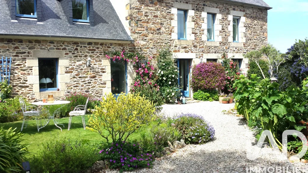 Terrasse - Maison en Pierre avec Jardin à Ploubazlanec