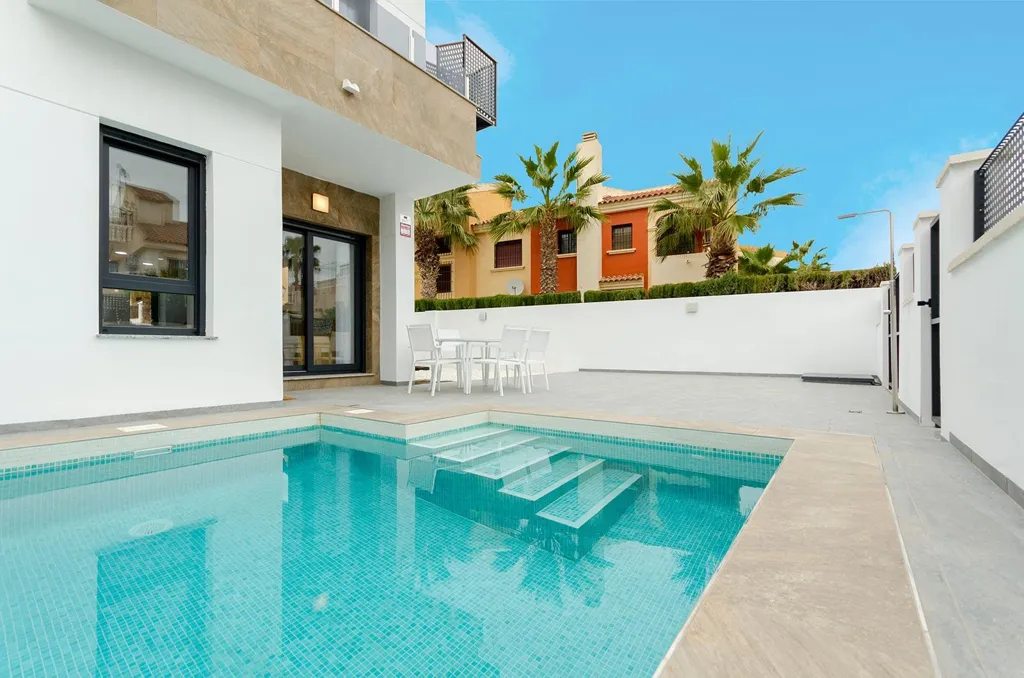 Piscine - New Build Villa with Pool in Torrevieja