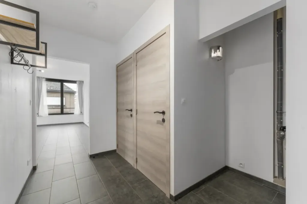 Esik - Move-in Ready Apartment with East Frontage in Buggenhout