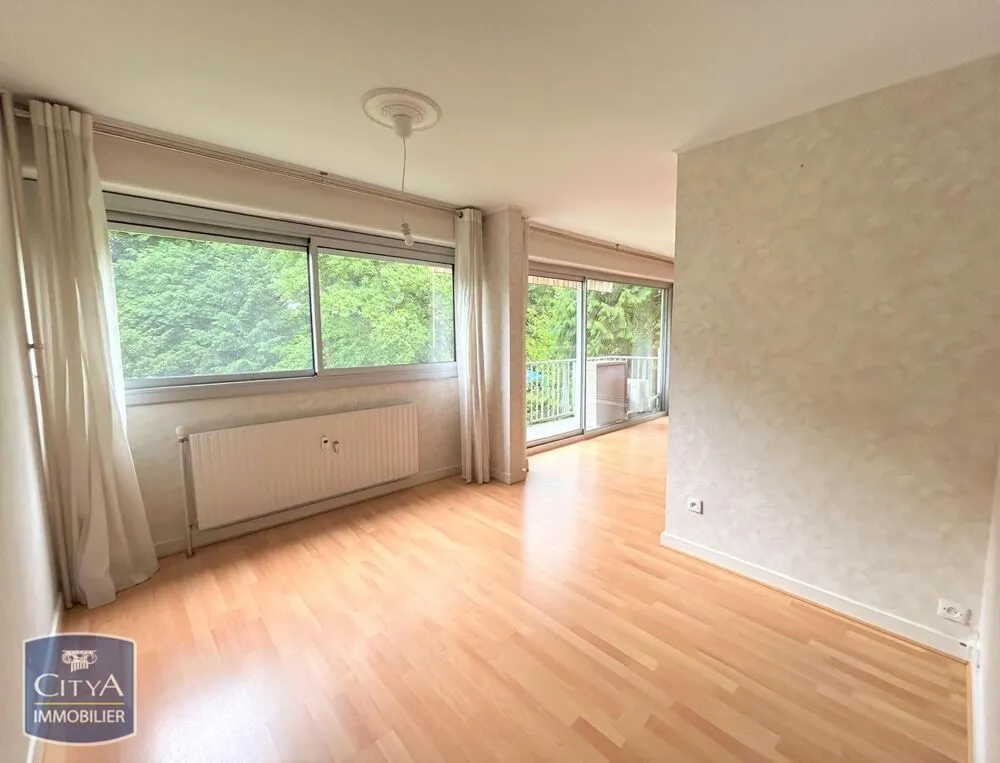 Pièces - Appartement T5 avec Balcon à Charnay-lès-Mâcon