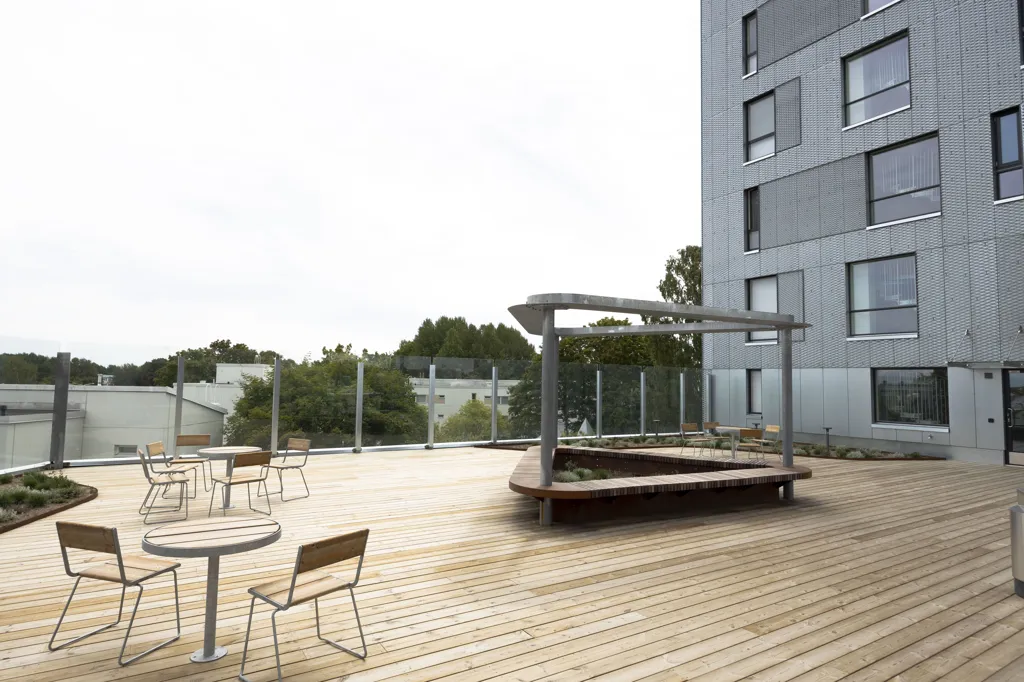 Terrass - Modern Flat with Walk-in Wardrobe in Malmi