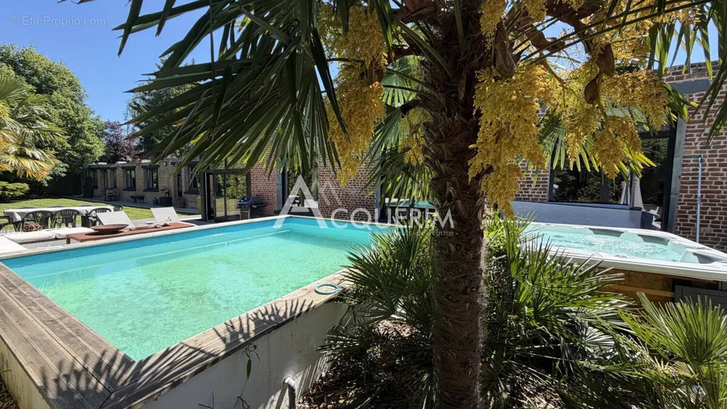 Bassein - Luxury House with Pool in Carvin