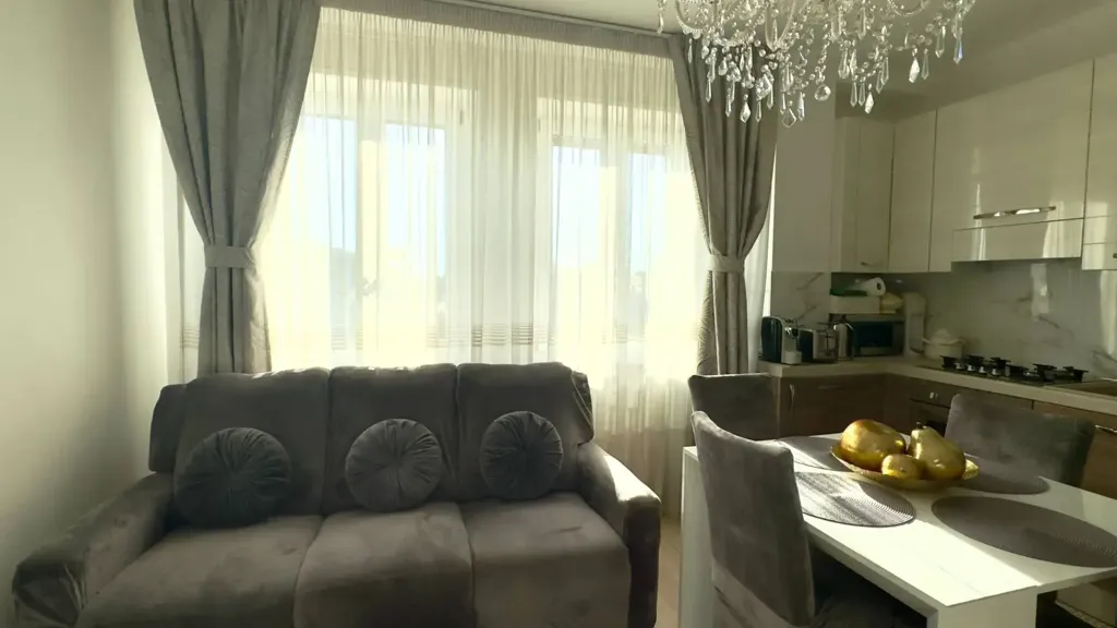 Salle à manger - Rear-Facing Apartment with Balcony in Cinisello Balsamo