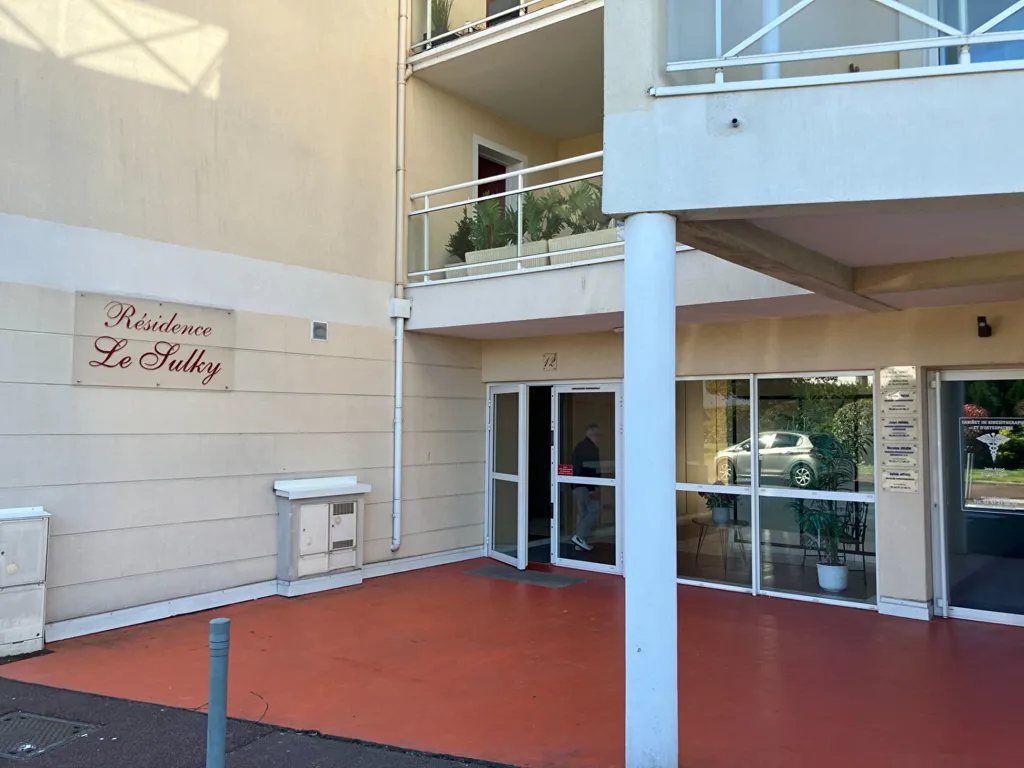 Esik - Bright 2-Bedroom Apartment in Chambray Centre