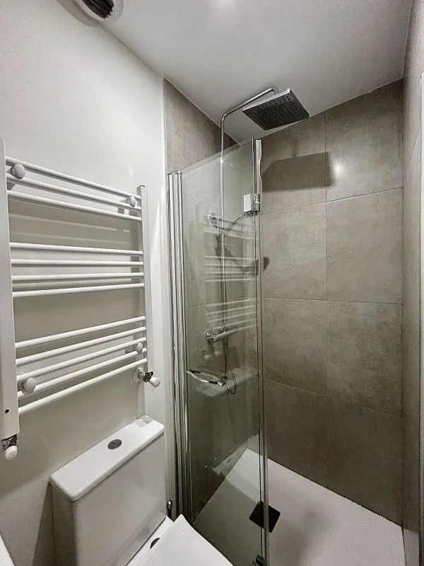 Vannitoad - Furnished Studio with Balcony in Embajadores