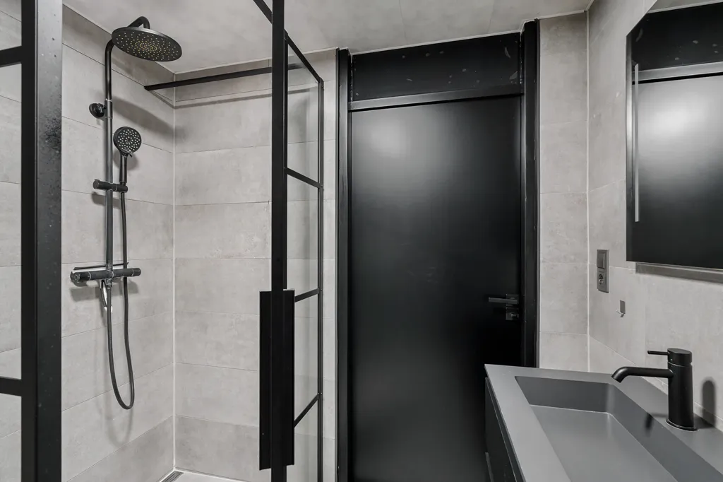 Salles de bain - Maison 5 pièces à Borne