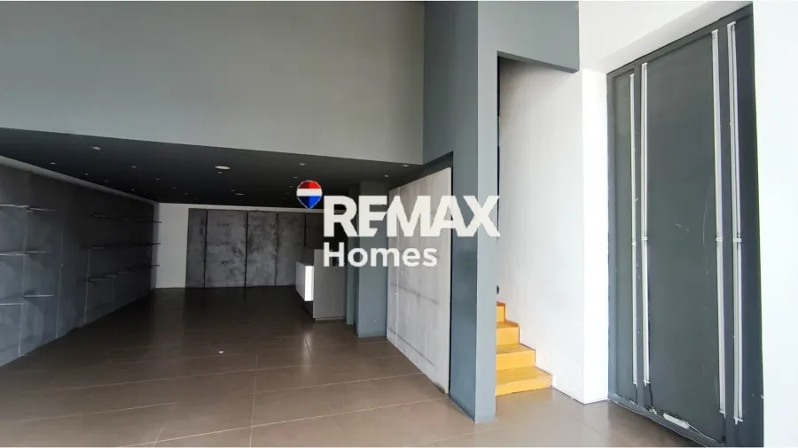 Entrée - Retail Unit with High Footfall in Agia Paraskevi