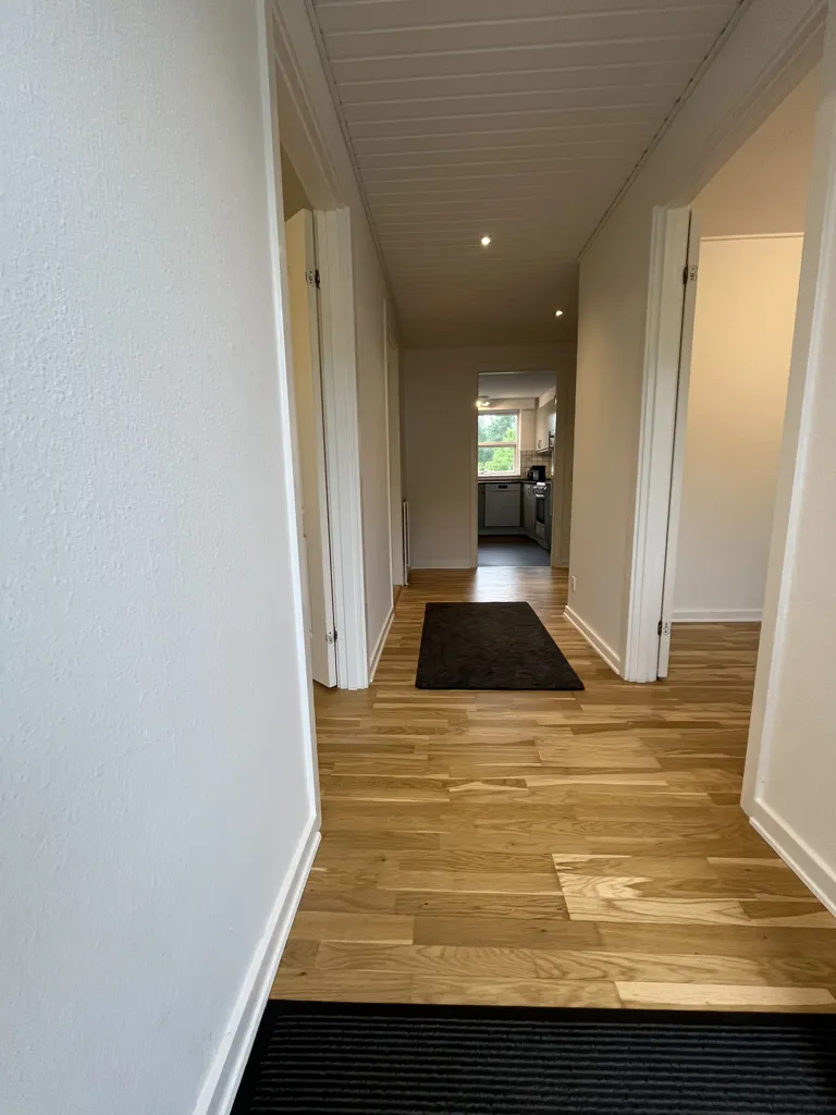 Ingresso - Modernised Terraced House with Balcony in 9300