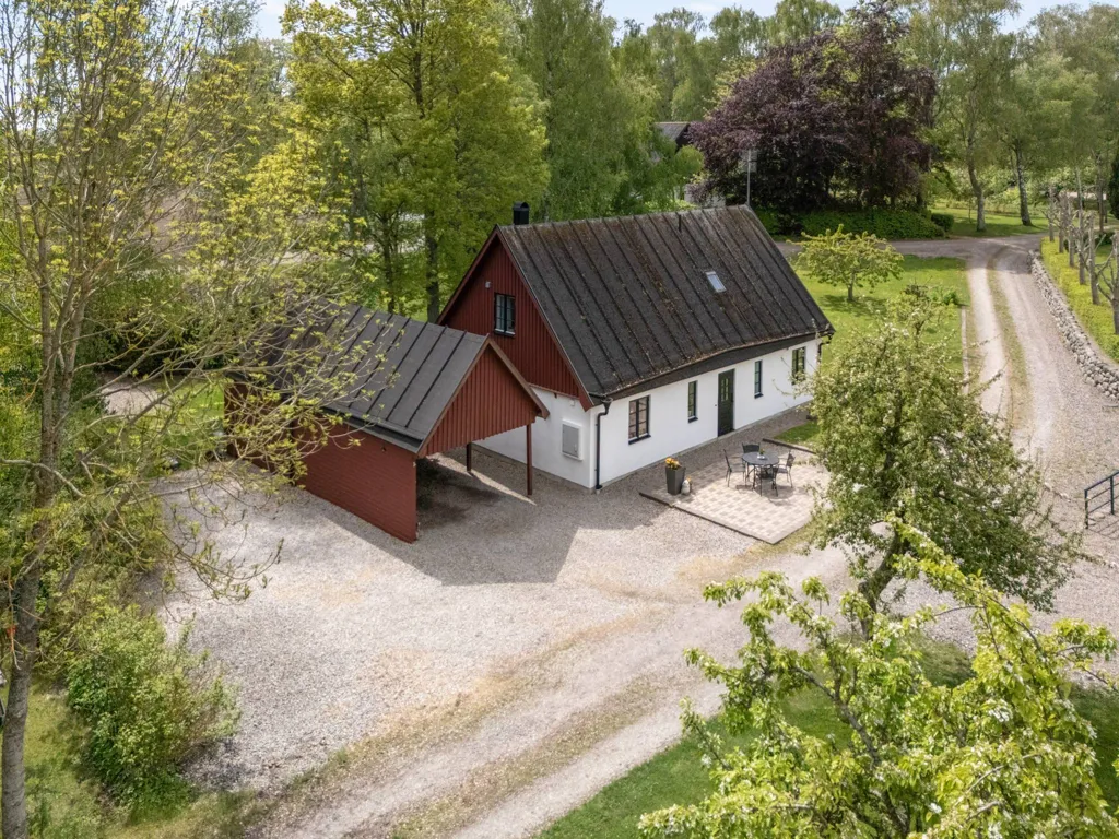 Õhuvaade - Traditional-Style Villa in Äspö Kyrkby