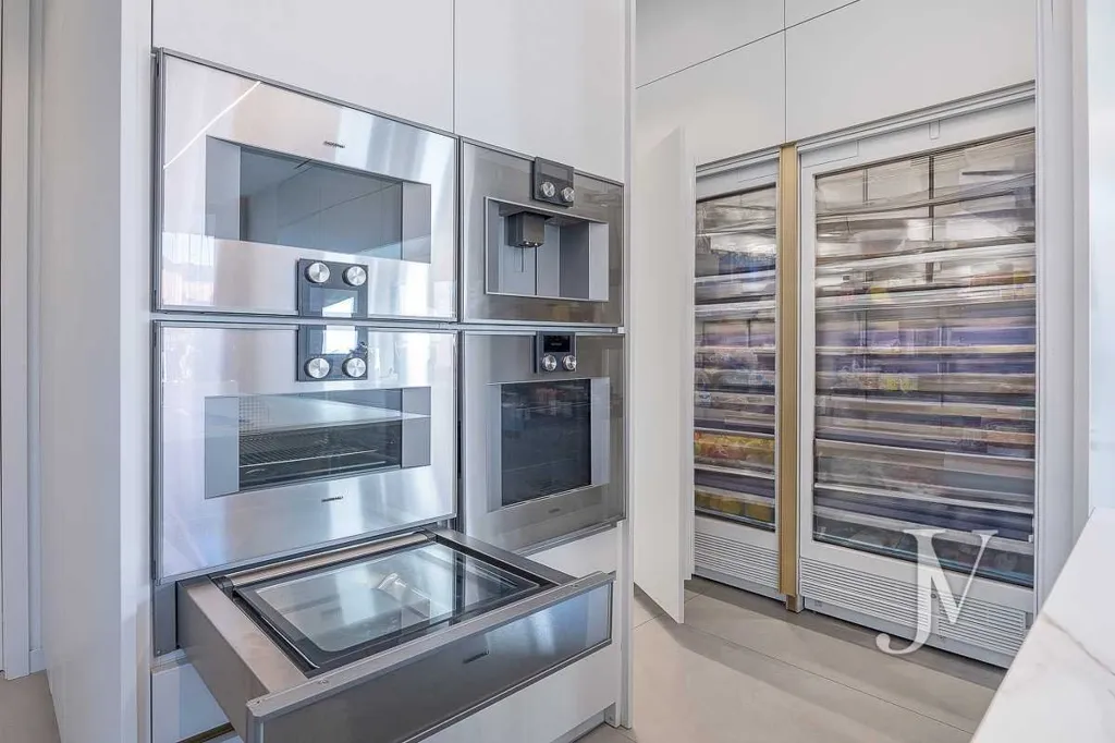 Cuisine - Modern Villa with Pool in Parque Conde de Orgaz