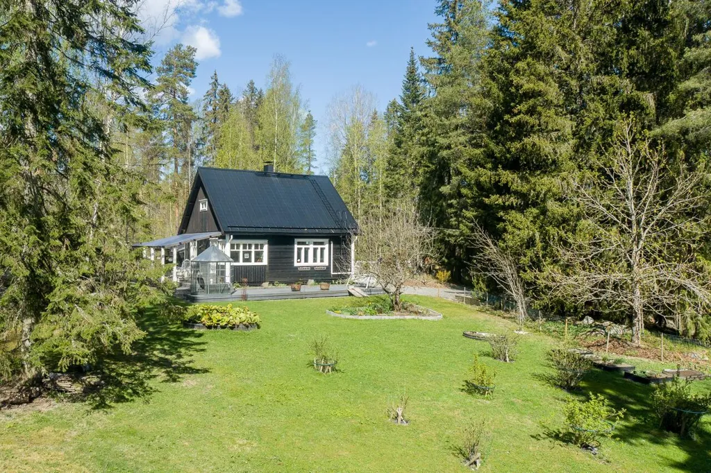 Õhuvaade - Traditional Cottage with Sauna in Miekkiö