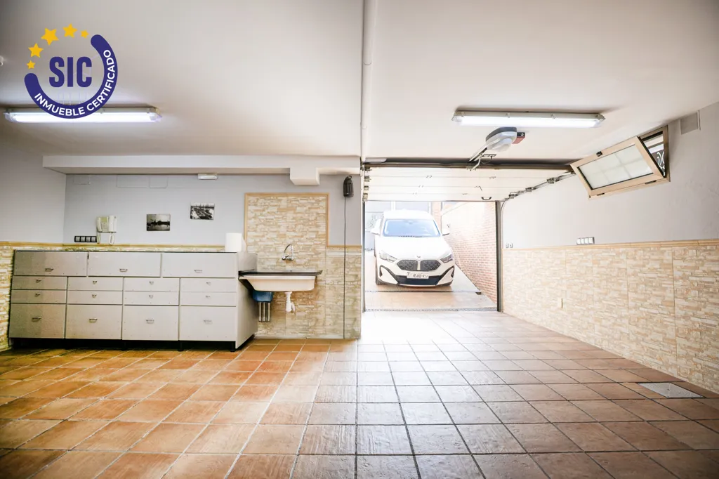 Garage - Independent House with Pool in Gandia
