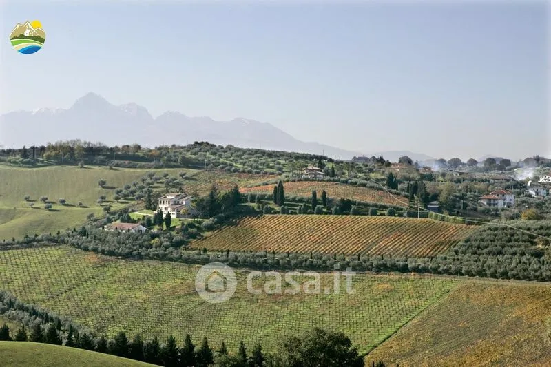 Panoramic Villa with Private Park in Notaresco