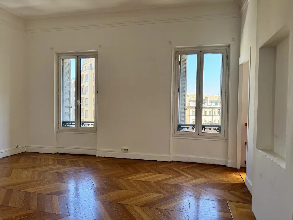 Pièces - Appartement T4 Lumineux au 6ème Arrondissement de Marseille
