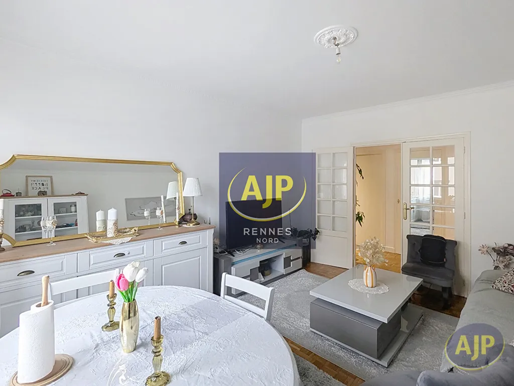 Séjour - Appartement Rénové avec Cave à Rennes