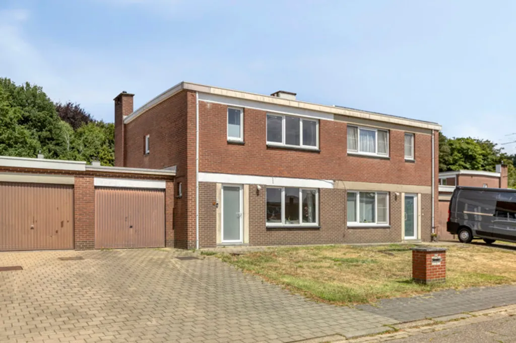 Välivaade - Ready-to-Move House with Garage in Aarschot