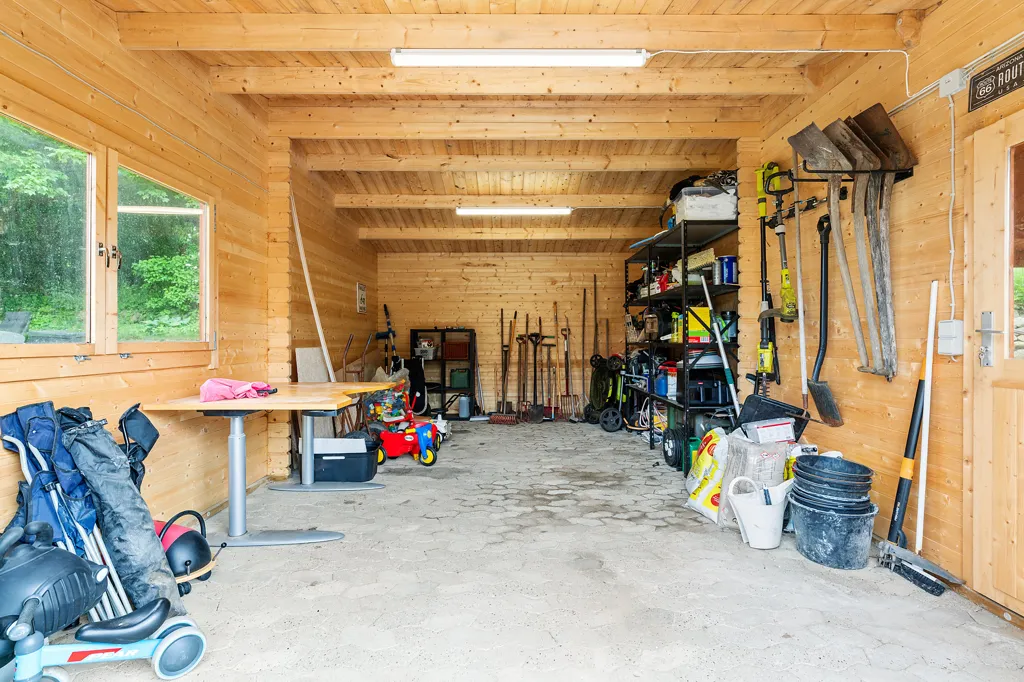 Garage - Modernised Villa with Garden in Ulstrup